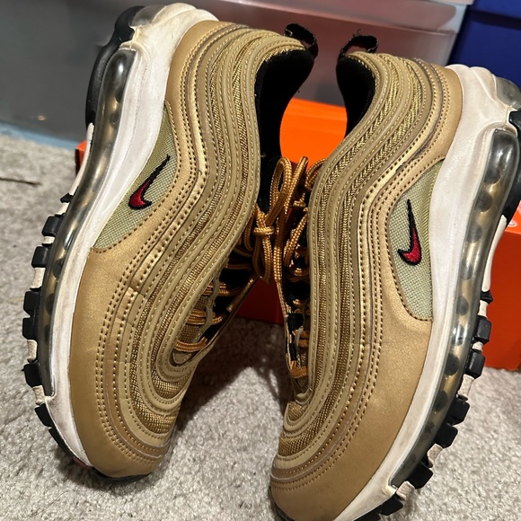 Nike - Picture 4 of 4